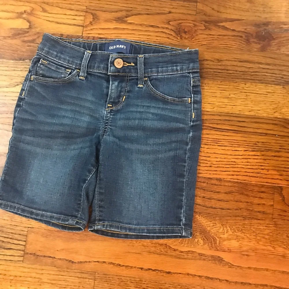 Old Navy Denim Blue Jean Shorts School Uniform Bottoms Girls Small 6 / 7 Regular